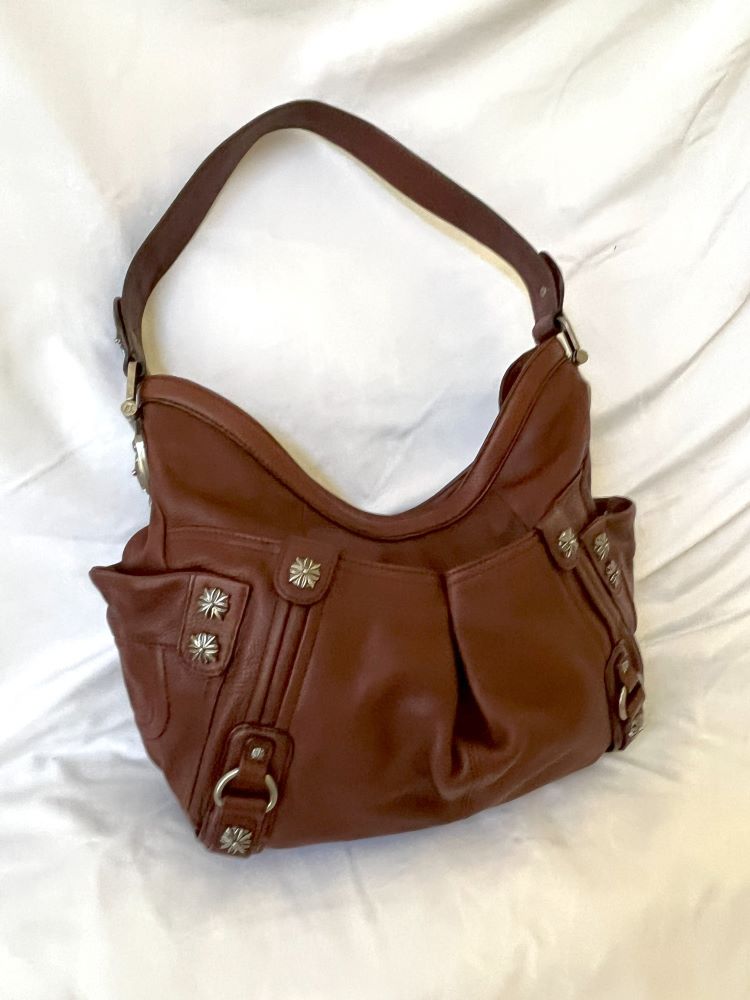 Offers Chocolate leather B. Makowsky hobo!