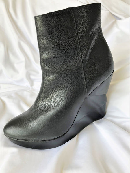 Diane von Furstenberg Size 7.5 Black Opalista Leather Platform Boots