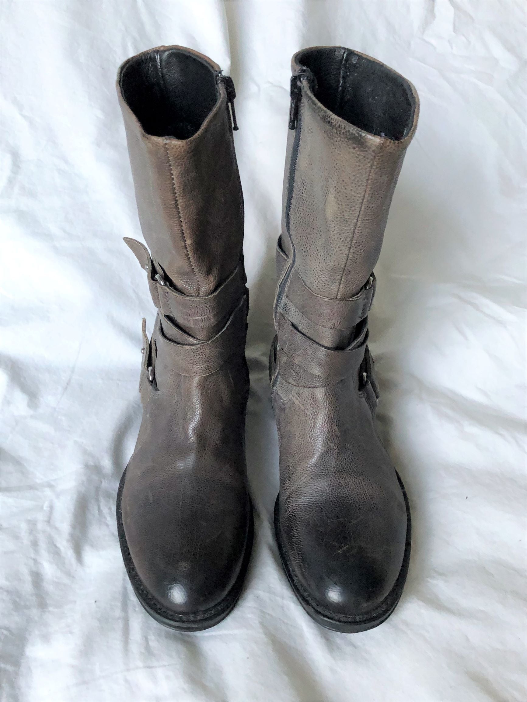 Grey Vera Wang booties outlet