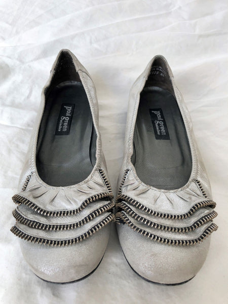 Paul Green Size 7.5 Epic Silver Zipper Flats