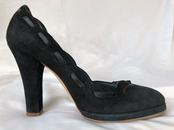 Marc Jacobs Size 7.5 Navy Suede Ribbon Pumps