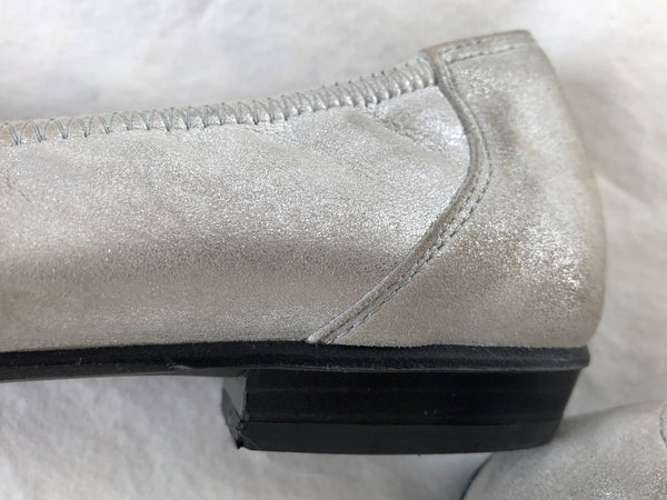 Paul Green Size 7.5 Epic Silver Zipper Flats