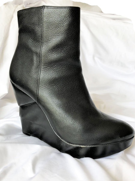 Diane von Furstenberg Size 7.5 Black Opalista Leather Platform Boots